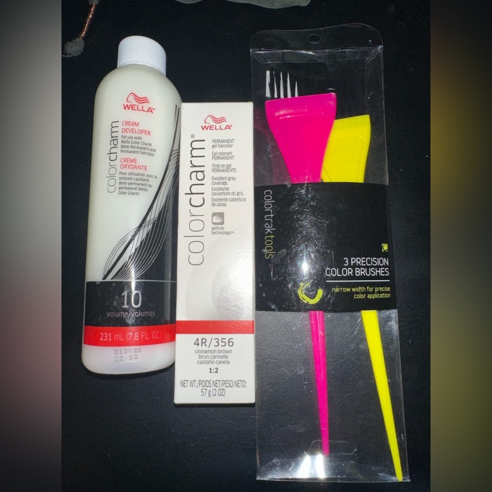 Wella Colorcharm Hair Color, Developer and Brush Set